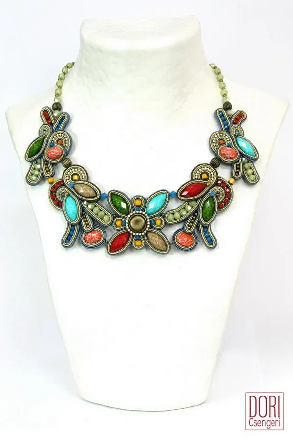 Aventure Floral Necklace